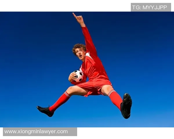 足球明星亲自穿上球衣的视频展现他们的热情与风采让我们一起感受足球魅力